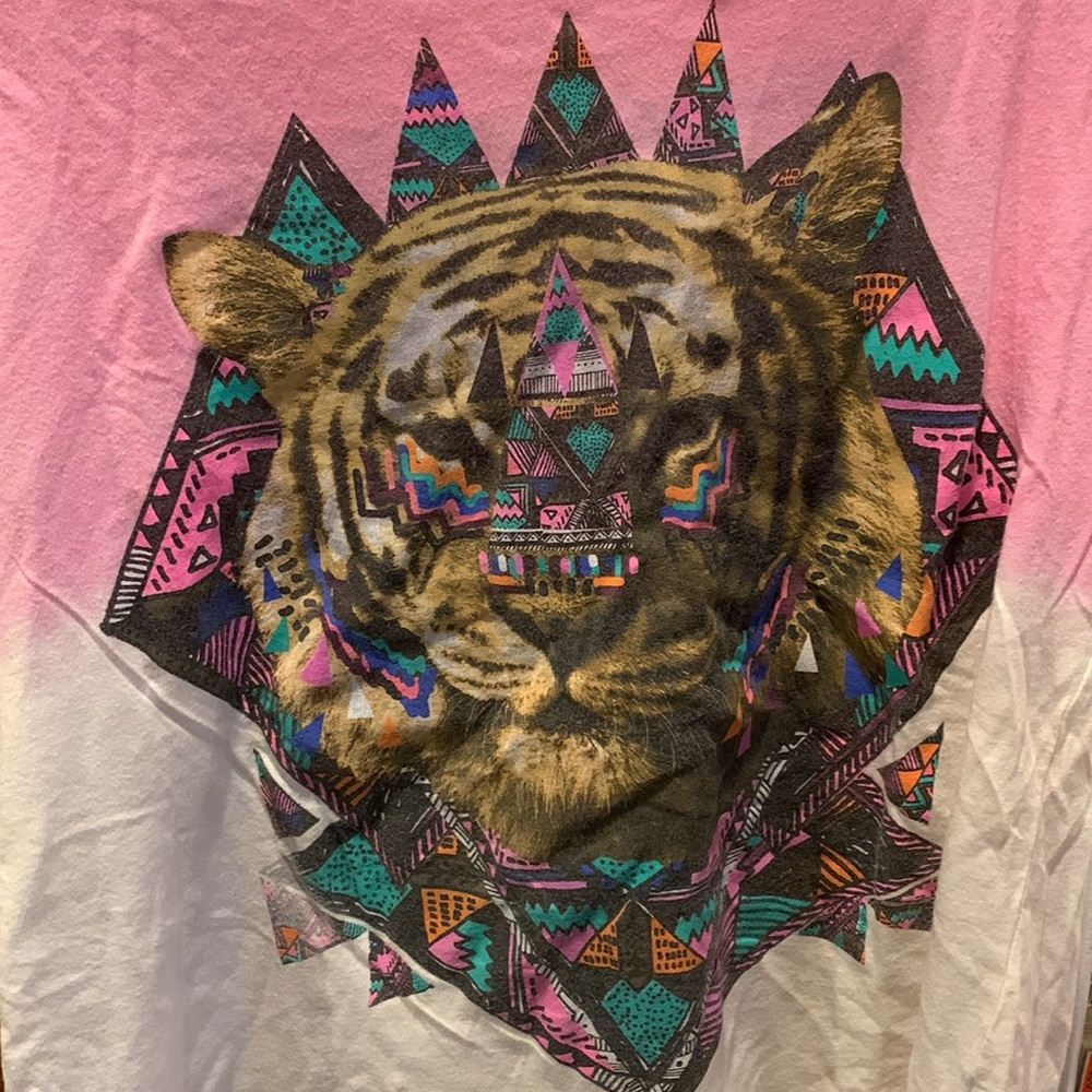 Pink graphic tee - Picture 2 of 4